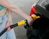 Diesel czy Benzyna 2026: Co wybrać? Koszty, SCT, przyszłość.