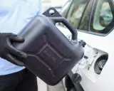 Benzyna nie zamarza! Co naprawdę grozi autu zimą?