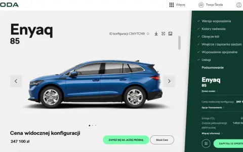 Niebieski Skoda Enyaq 85 na stronie konfiguratora. Cena widocznej konfiguracji to 247 100 zł.