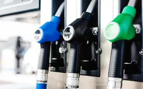 Diesel czy benzyna: Który przyspiesza lepiej? Prawda o dynamice