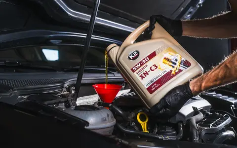 Wymiana oleju 5W30 diesel: Co ile i dlaczego Long Life to ryzyko?
