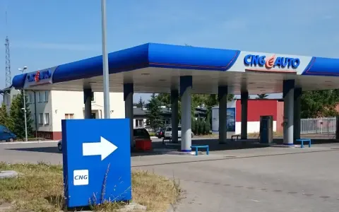 Gdzie zatankować CNG w Polsce? Mapa, ceny, oszczędności do 30%