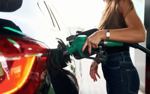 Dlaczego diesel nie tanieje? Prognozy 2026 i sposoby na oszczędności