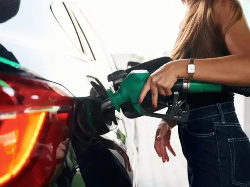 Dlaczego diesel nie tanieje? Prognozy 2026 i sposoby na oszczędności
