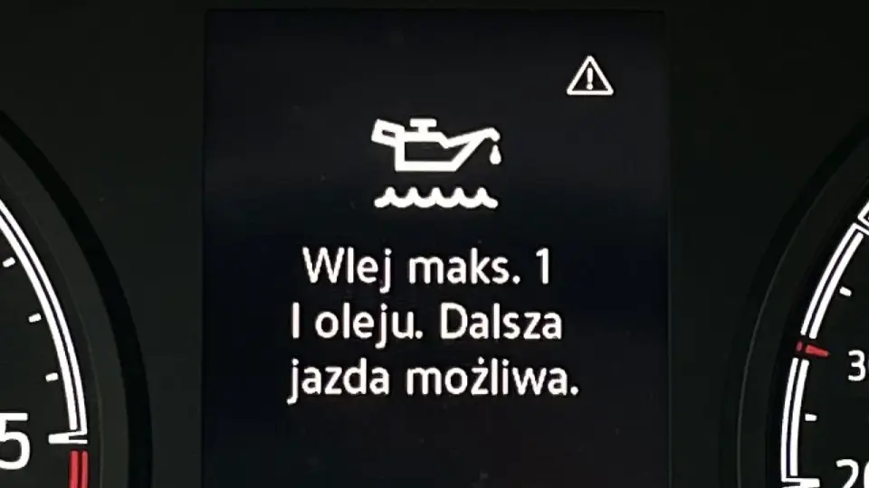 Kontrolka oleju w samochodzie świeci się, informując: "Wlej maks. 1 l oleju. Dalsza jazda możliwa.