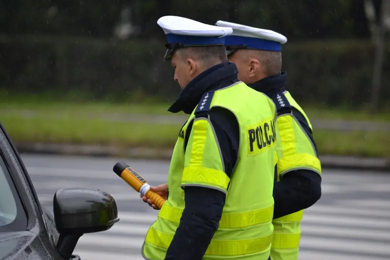Kontrola trzeźwości policja alkomat