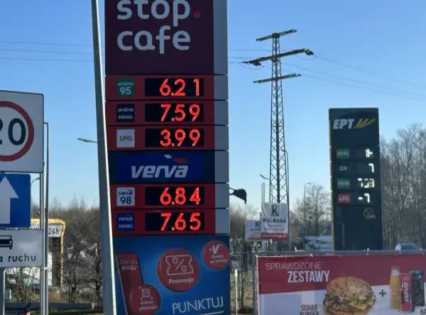 Cena diesla na stacji Orlen to 7,59 zł. Obok widnieją ceny benzyny 95 (6,21 zł) i LPG (3,99 zł).